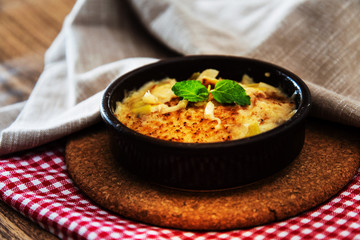 Scallop with pepper and mushrooms