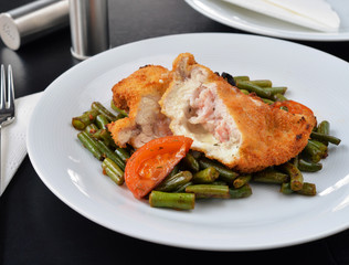 Курица в кляре с овощами.