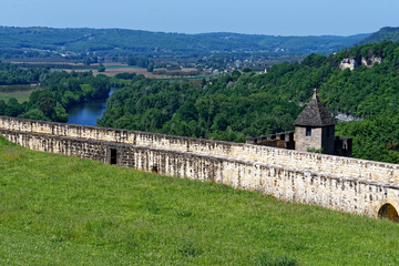 Fototapeta na wymiar Rempart château Beynac Dordogne