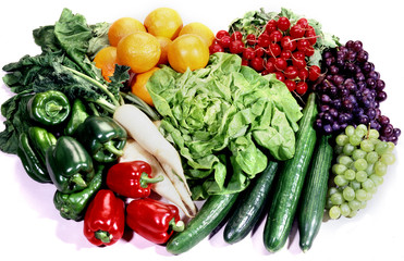Gemüse Salat Obst gesund vegan vegetarisch Paprika Gurke Weintrauben
