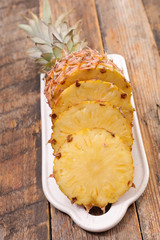 fresh pineapple slices