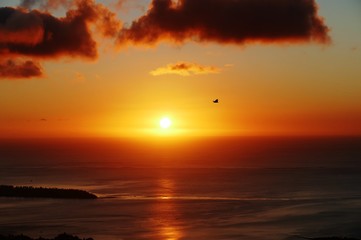 Fototapeta premium Sonnenuntergang über dem Meer vor Mauritius