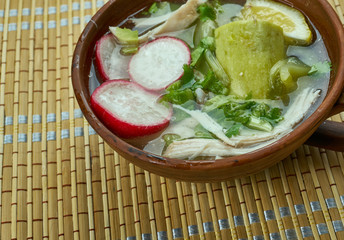 Pozole Verde de Pollo