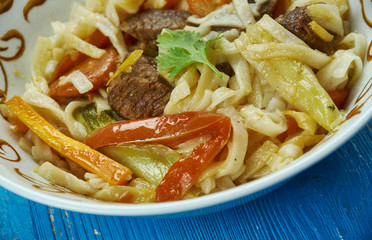 Uzbek Qorasaroy Lagmon