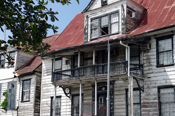 Résidence en bois surinamienne