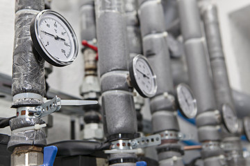 Industrial pressure gauges