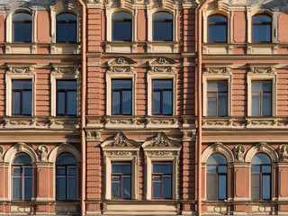 Fototapeta na wymiar Building facade in Sankt-Petersburg, Russia.