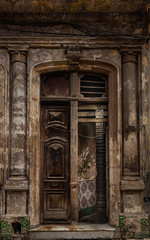 Fototapeta na wymiar Old door in Havana