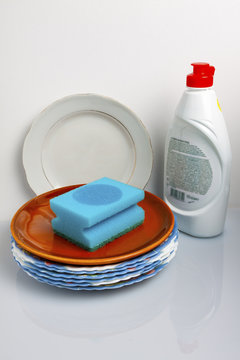 Tool for cleaning utensils