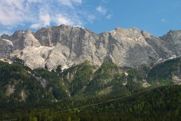 Fototapeta na wymiar Wettersteine in den deutschen Alpen