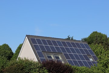 Dach mit Solaranlage