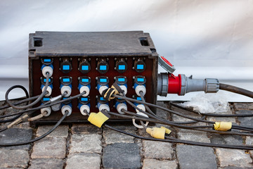 A powerful industrial electrical extension with 18 sockets for outdoor use at concerts and events....