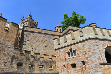 Fototapeta na wymiar Hauptportal der Burg Hohenzollern 