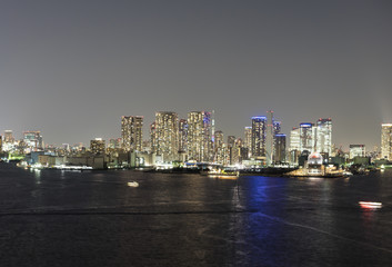 Obraz premium レインボーブリッジから望む湾岸ｴﾘｱの夜景