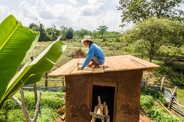 Mud house roof making