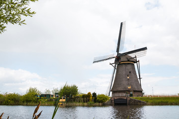 Naklejka premium Mills and water channel in a good day