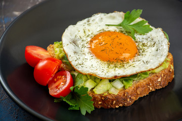 Avocado egg toasts