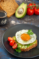 Avocado egg toasts