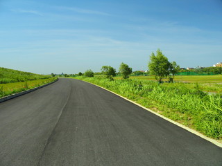 河川敷の道風景