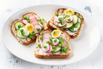 Healthy breakfast toasts