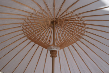 Japanese white parasol / 白い和傘(唐傘)の内観 - 横ポジ
