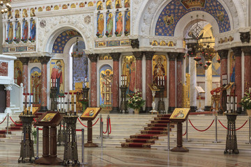 Fototapeta na wymiar Orthodox cathedral in Saint-Petersburg.
