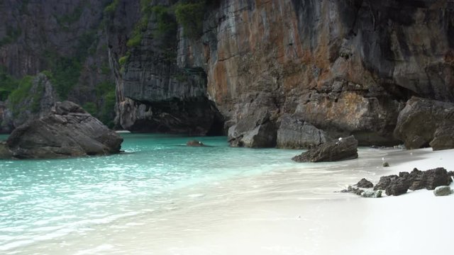 Maya bay Phi Phi Leh island, Krabi Thailand