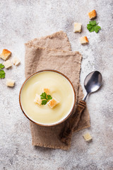 Cream soup with cauliflower and crouton