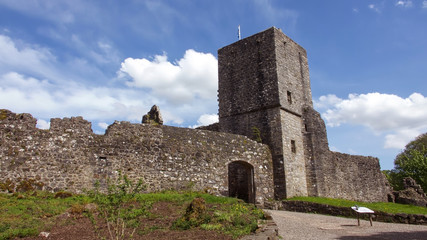 Fototapeta na wymiar The ruins of Mugdock Castle in Mugdock country Park.