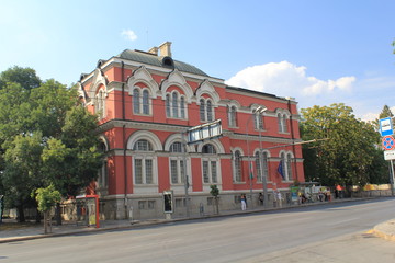 arch, Architecture, building, building exterior, built structure, City, cloud-sky, day, history, incidental people, Nature, outdoors, Plant, Road, sky, street, the past, Transportation, Tree