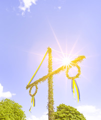 Obraz premium Mittsommerbaum