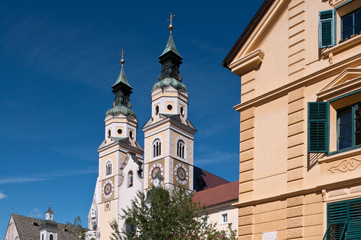 Fototapeta na wymiar Dom in Brixen