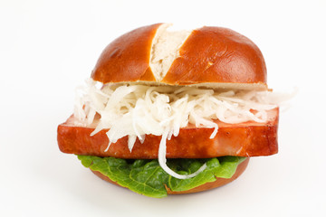 Leberkäse im Laugenbrötchen
