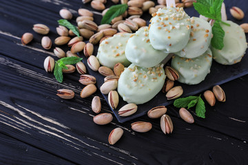 Pistachio ice crem popsicles.