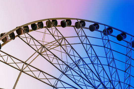 Ferris wheel in the amusement Park