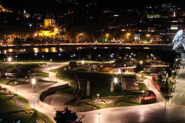 Fototapeta na wymiar nigt view to park in tbilisi