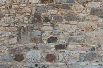 Steinmauer mit Riss