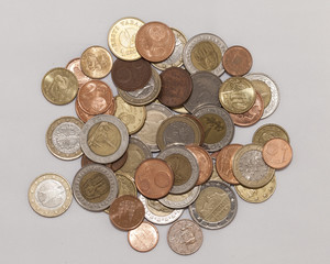 many coins of different denominations