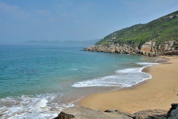 Très belle plage de sable à Lannion en Bretagne