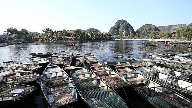 Traveling in Vietnam Tam Coc