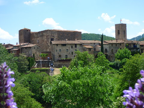 Santa Pau, pueblo de Gerona, ubicado en la comarca de La Garrocha, Cataluña (España)