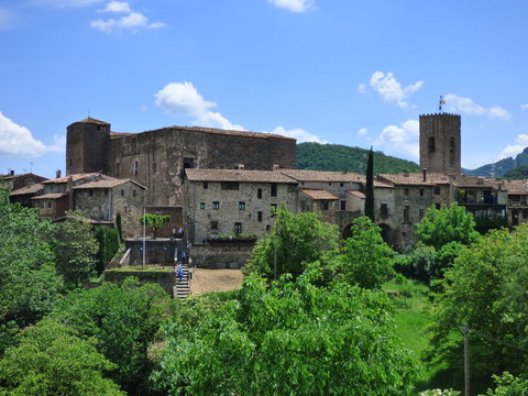 Santa Pau, pueblo de Gerona, ubicado en la comarca de La Garrocha, Cataluña (España)