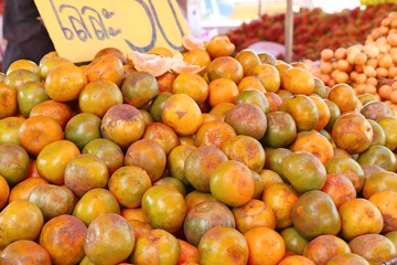 orange fruit at street food