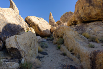 The Amazing Weathered Granite rocks of Alabama Hills due to various geological factors