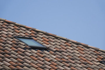 住宅・天窓・イメージ・南仏調瓦屋根