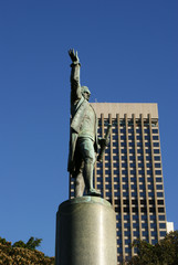 STATUA
