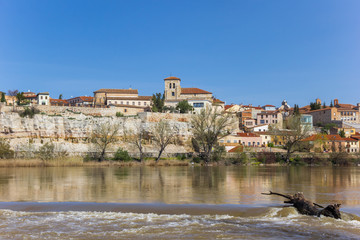 Obraz premium Panorama of the river Duero and Zamora, Spain