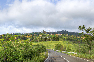 Fototapeta premium hilly Rural mountain landscape in the Italian Tuscany