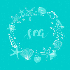 Summer Vector Circle Frame.  Background with Seashells, Sea Stars and Corals.