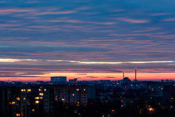 Fototapeta na wymiar beautiful, colorful sunset in the city